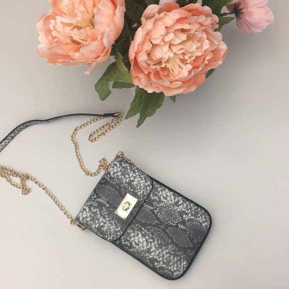 Handbags - SoldJUST IN! Snake print Cross Body Cell Phone Bag